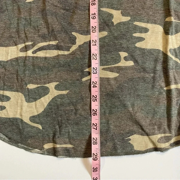 NWOT Medium Real Men Wear Black 3/4 Sleeve Tee Camo - Picture 8 of 8